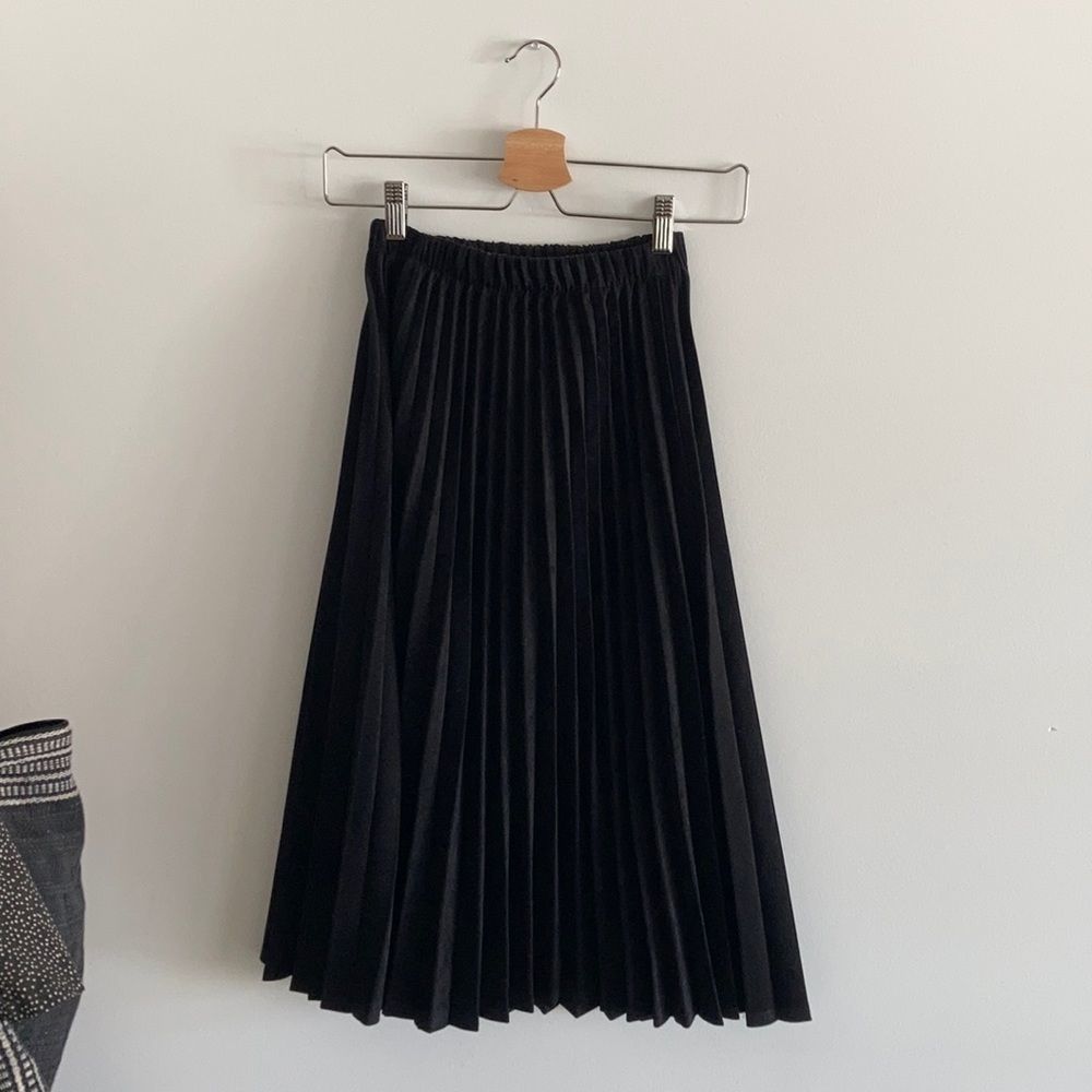 Oak & Fort Pleated Black Skirt